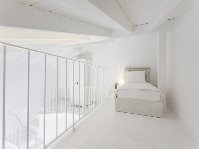 Uc Kislilik Deniz Manzarali Oda