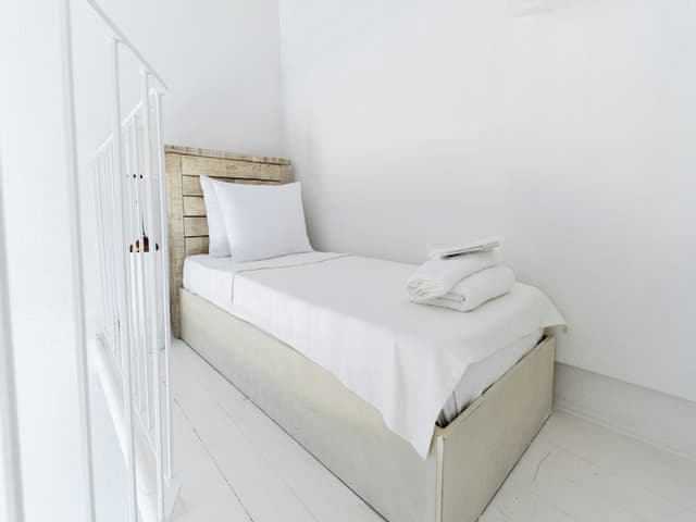 Uc Kislilik Deniz Manzarali Oda