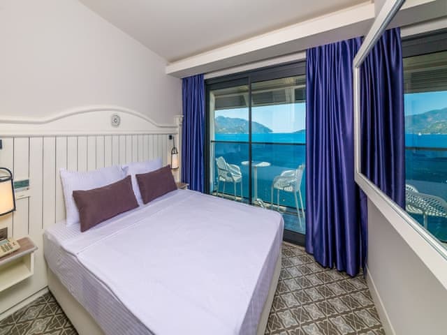Double Room, 1 Double Bed, Partial Sea View
