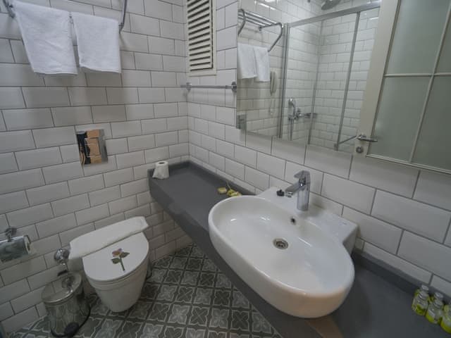 Double Room, 1 Double Bed, Partial Sea View