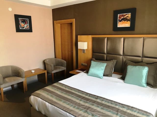 Family Room, 2 Bedrooms