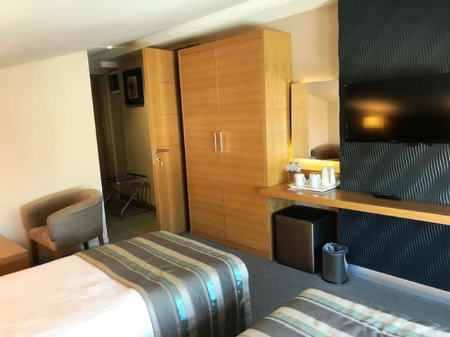 Family Room, 2 Bedrooms