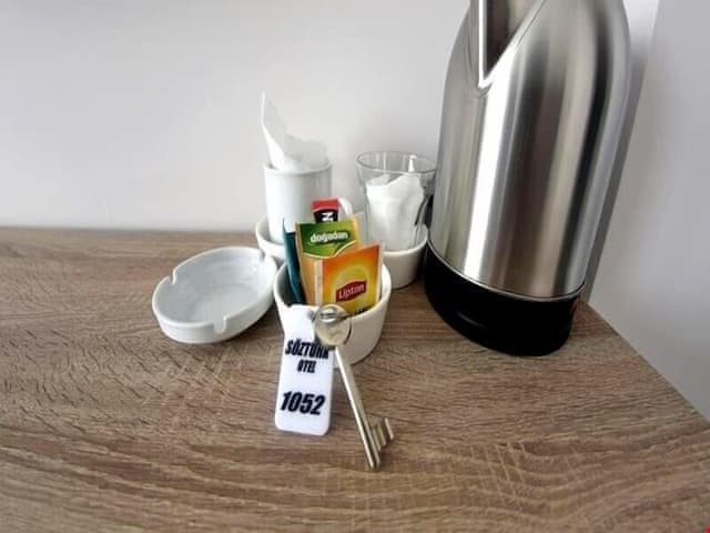 Triple Room, Smoking