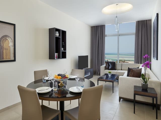 Studio Suite, Kitchen