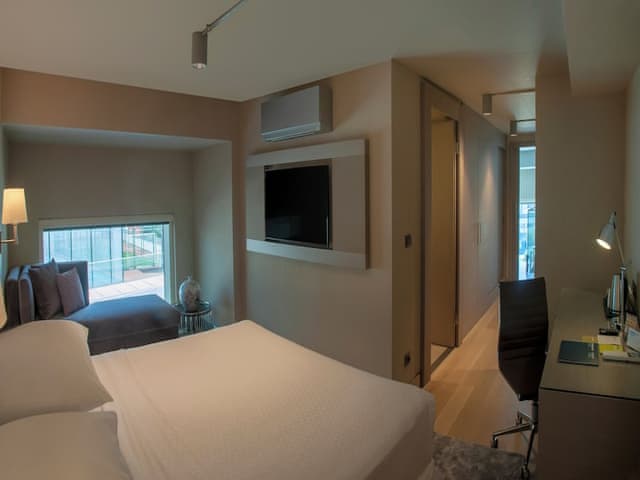 Loft, 2 Bedrooms, City View, Corner