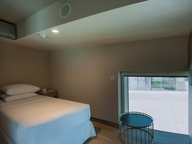 Loft, 2 Bedrooms, City View, Corner