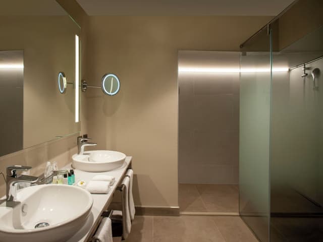 Loft, 2 Bedrooms, City View, Corner