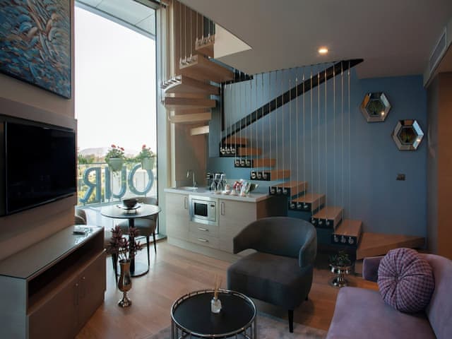 Loft, 2 Bedrooms, City View, Corner