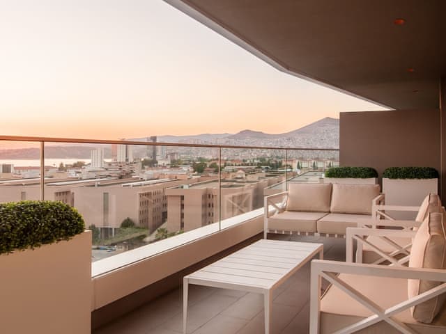 Room, 1 King Bed, Balcony, Corner (Corner)