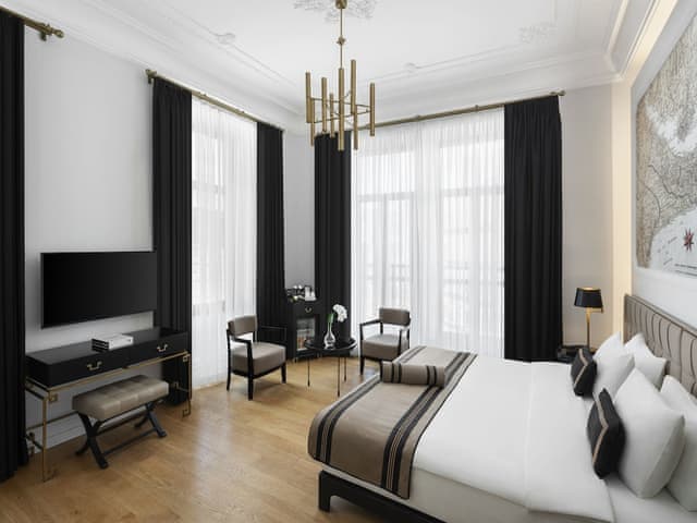 Deluxe Taksim Square French