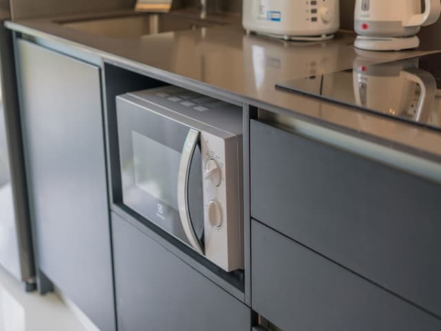 Deluxe Studio, 1 King Bed, Garden Area