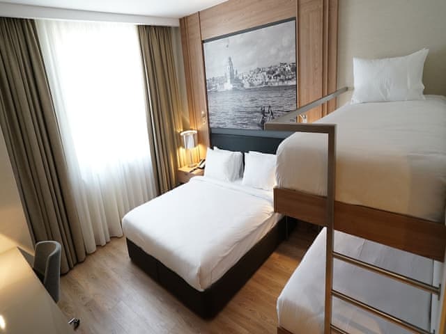 Family Double or Twin Room, Multiple Beds, Non Smoking (TRYP, 1 Queen & 1 Bunk Bed)