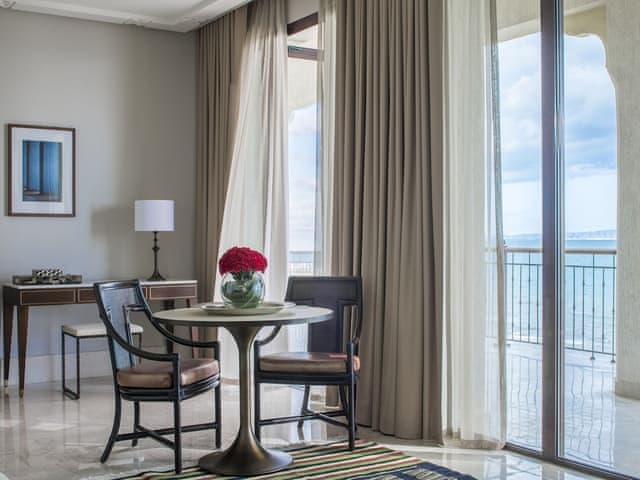 Premier Room, 1 King Bed