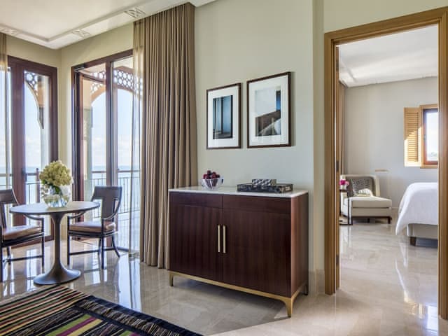 Suite, 1 King Bed, Garden View