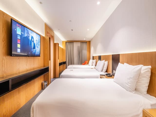 Junior Room, Multiple Beds