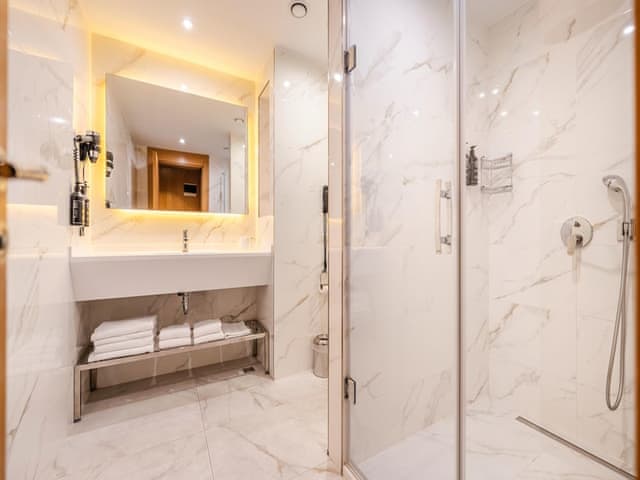 Junior Room, Multiple Beds