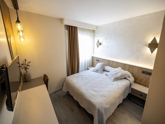 Classic Room, 1 Queen Bed