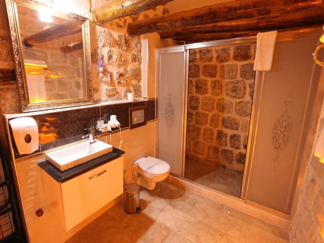 Honeymoon Studio Suite