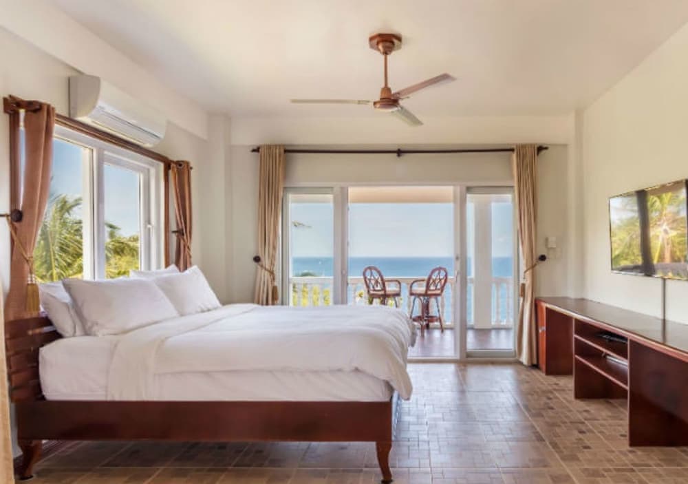 Monkey Beach Dive Resort