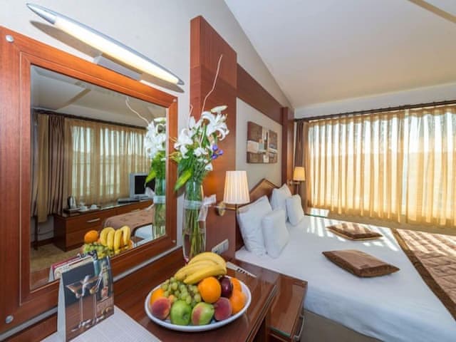 Superior Deluxe Suite Room