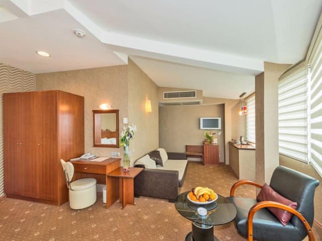 Superior Deluxe Suite Room