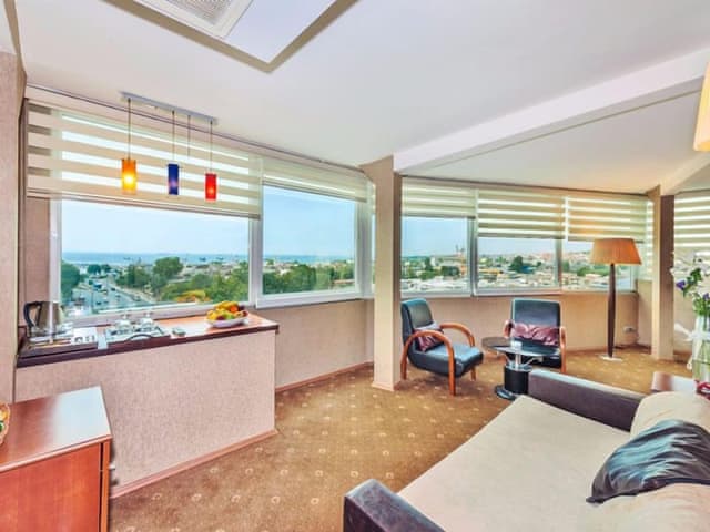 Superior Deluxe Suite Room