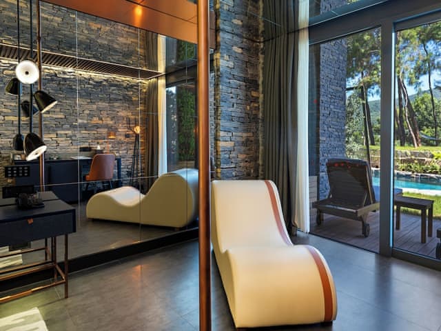 Indigo Laguna Clubber Room Adults Only