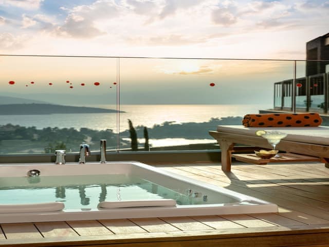 Family Corner Terrace Suite Sea View