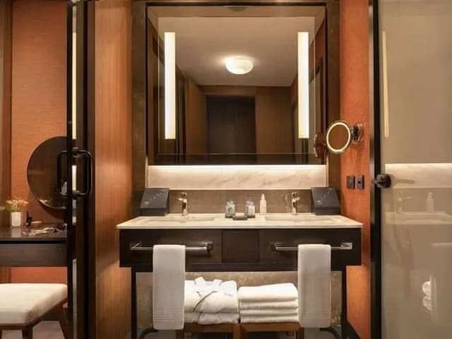 Laguna Deluxe Room Partial Sea View Swim Up