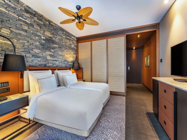 Laguna Deluxe Room Partial Sea View Swim Up