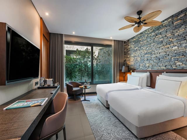 Family Corner Terrace Suite Sea View