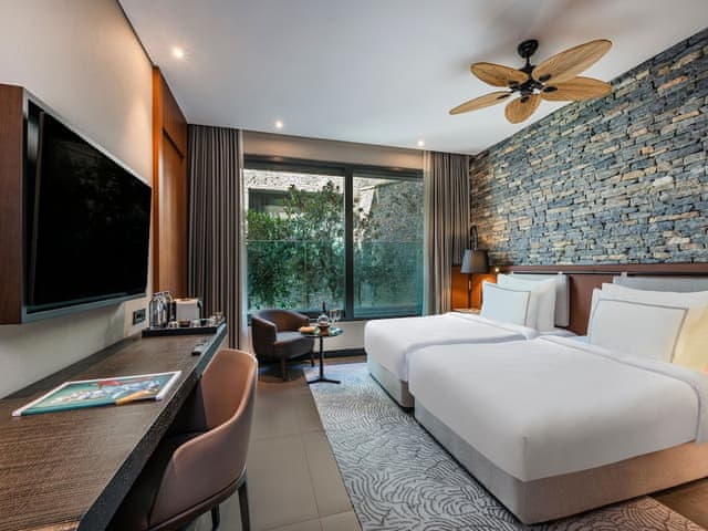 Family Corner Terrace Suite Sea View