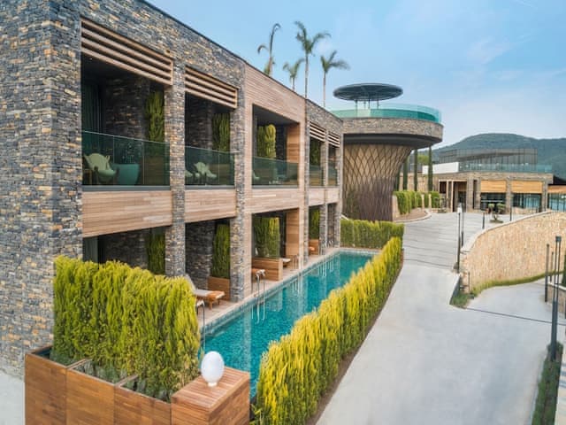 Laguna Family Duplex Suite (Lujo Edition)