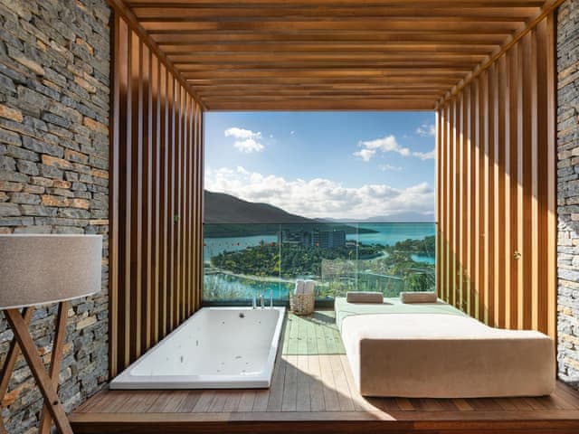 Family Corner Terrace Suite Sea View