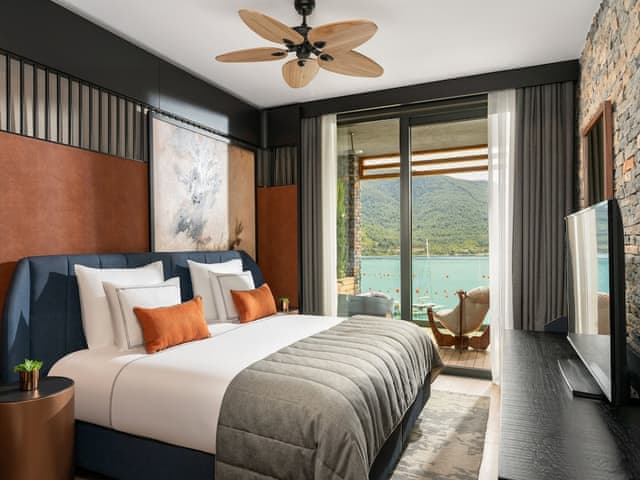 Laguna Family Duplex Suite (Lujo Edition)