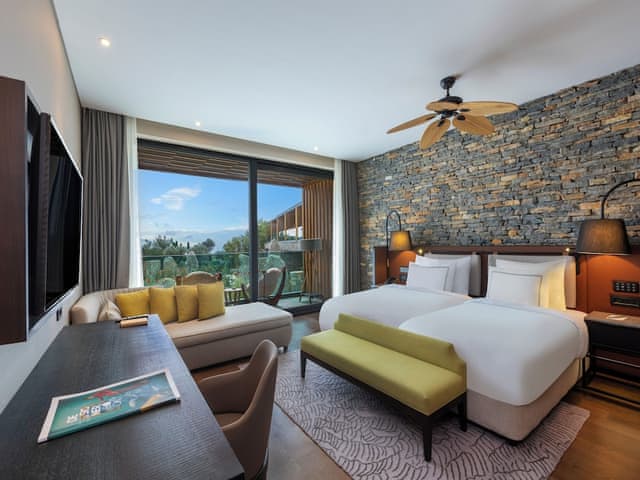 Maki Villa 2 Bedroom Partly Sea View