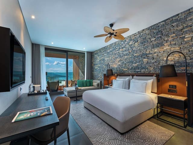 Family Room, Partial Sea View