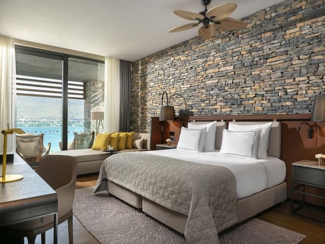 Family Room, Partial Sea View