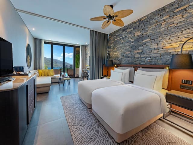 Laguna Deluxe Room Sea View - Swim Up