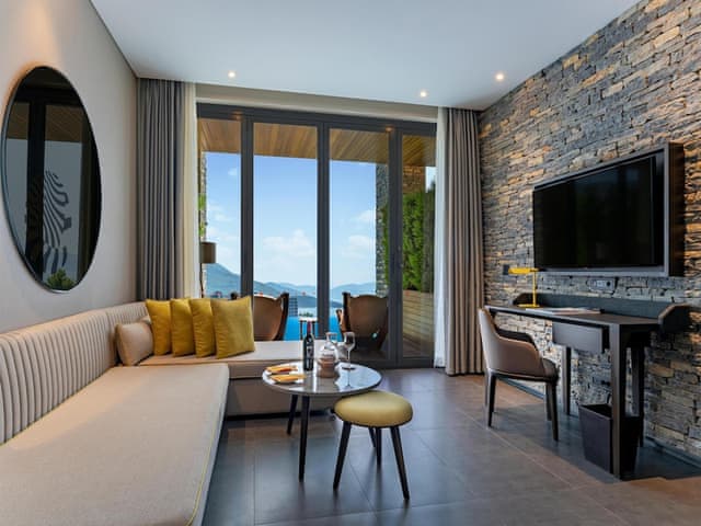 Laguna Deluxe Room Sea View - Swim Up