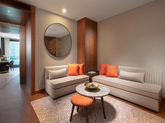 Family Corner Suite Partial Sea View