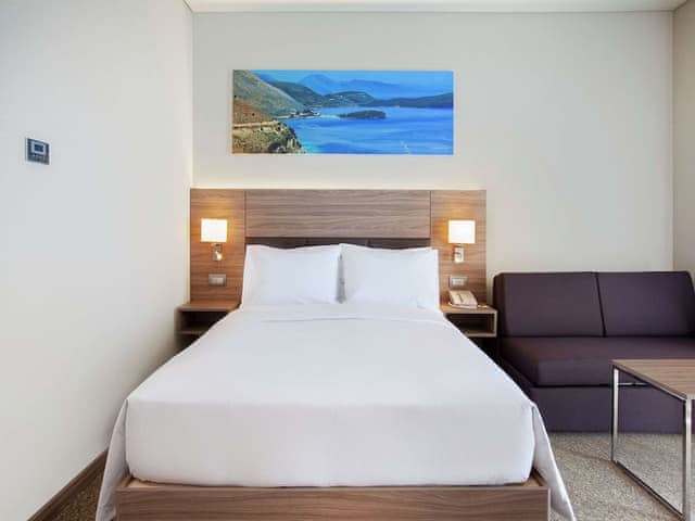 Family Room, 1 Queen Bed, Balcony