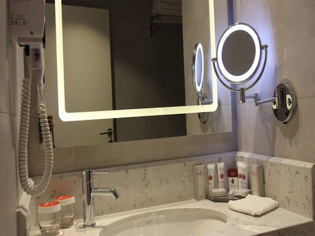 Room, 1 King Bed, Accessible, Smoking