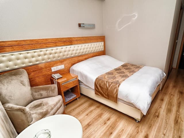 Delüks Tek Kişilik Oda