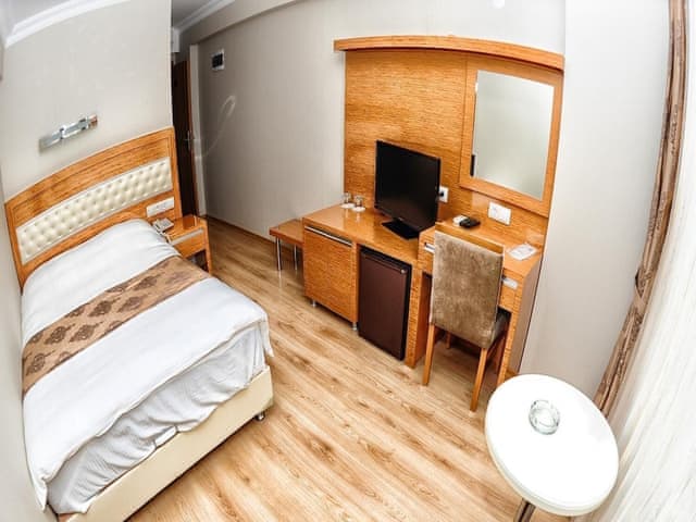 Delüks Tek Kişilik Oda