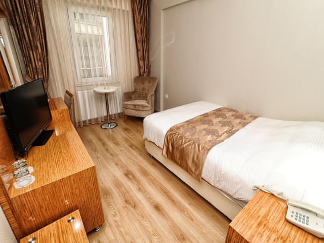 Delüks Tek Kişilik Oda