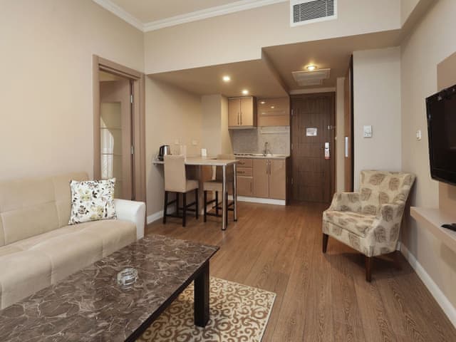 Deluxe Suite, Kitchen