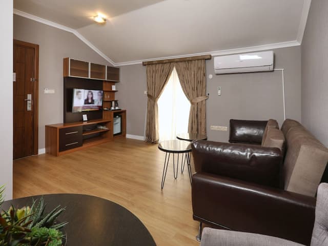 Exclusive Suite, Jetted Tub