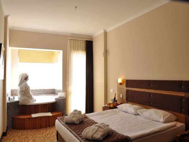 King Suite With Jakuzi and Sea View