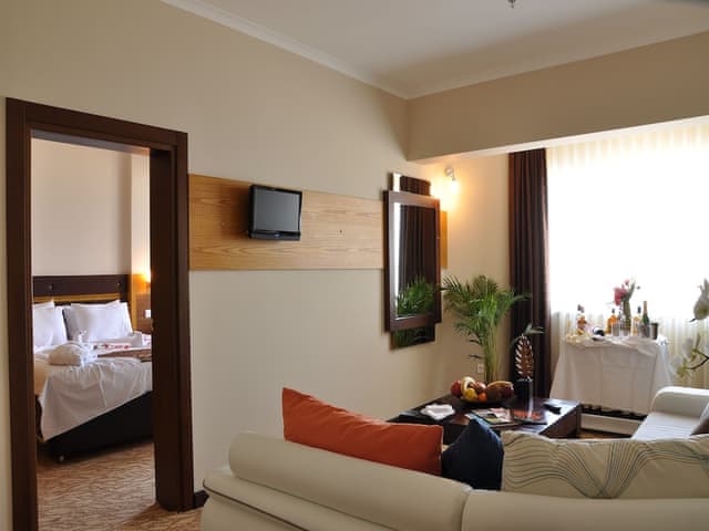 King Suite With Jakuzi and Sea View